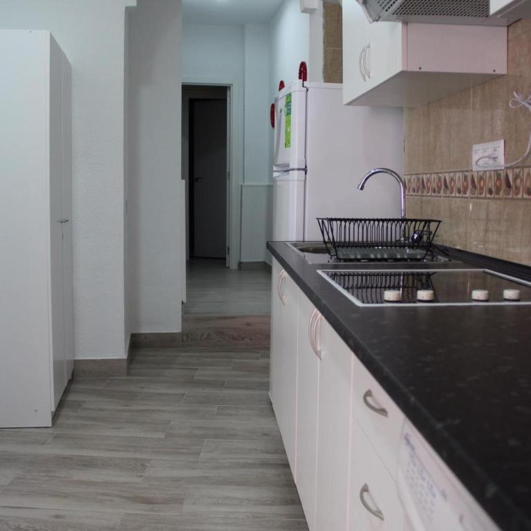 Maravilloso y céntrico en Málaga - Two-Bedroom Apartment - 10