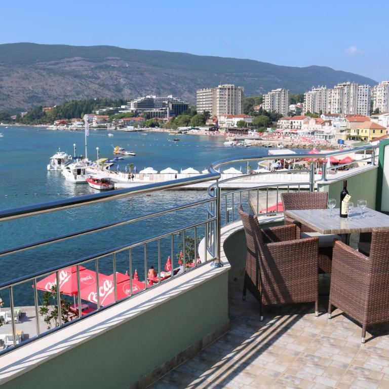 Apartmani Amor - Studio Apartment with Sea View - 1