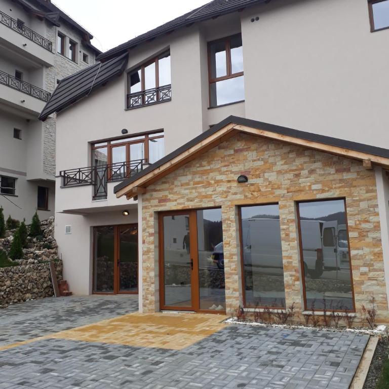 Apartman Lux Kopaonik - Apartment with Mountain View - 9