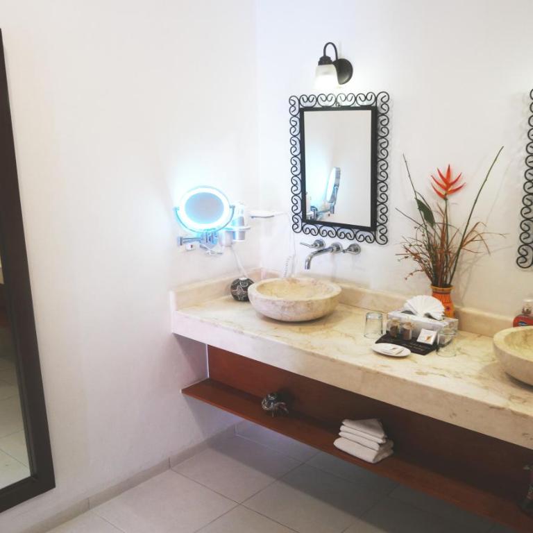 Merida Santiago Hotel Boutique - King Suite with Pool View - 4