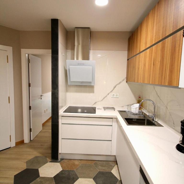 Calle Buenavista 1, esquina boulevar Timón. - Apartamento - 13