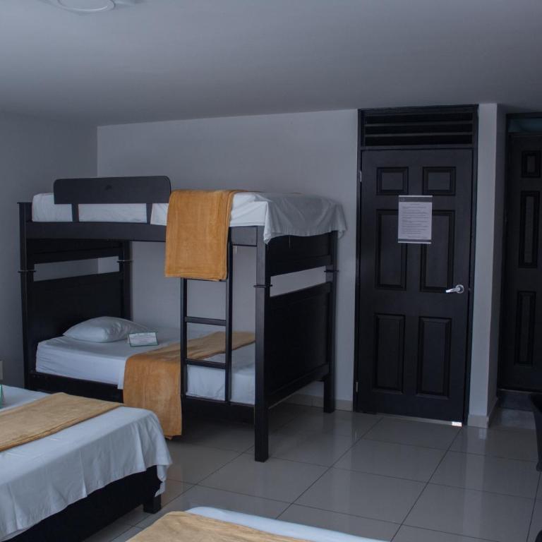 Hotel Escorial Ibagué - Habitación cuádruple - 2