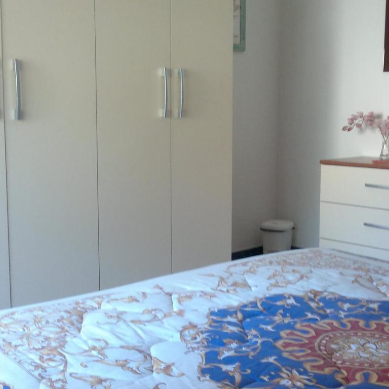 B&B In Centro - Camera Tripla con Bagno in Comune - 8