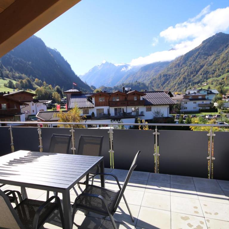 Art Apart Nomay Summercard Blick Top of Salzburg - Penthouse-Apartment - 5