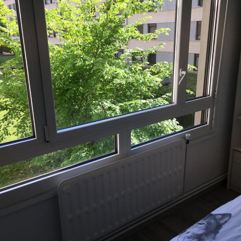 BedinReims "burgundy bottle" 110m2 Exceptional, 4 chambres doubles, 2 bain, free park & wifi, tout équipé - Appartamento - 54