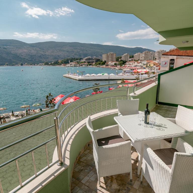Apartmani Amor - Two-Bedroom Apartment - 1