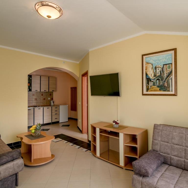 Apartmani Amor - Apartment with Sea View - 4