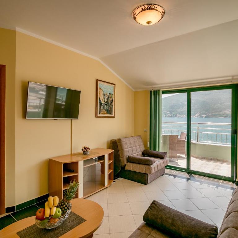 Apartmani Amor - Apartment with Sea View - 6