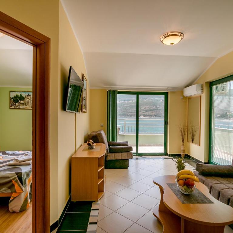 Apartmani Amor - Apartment with Sea View - 3