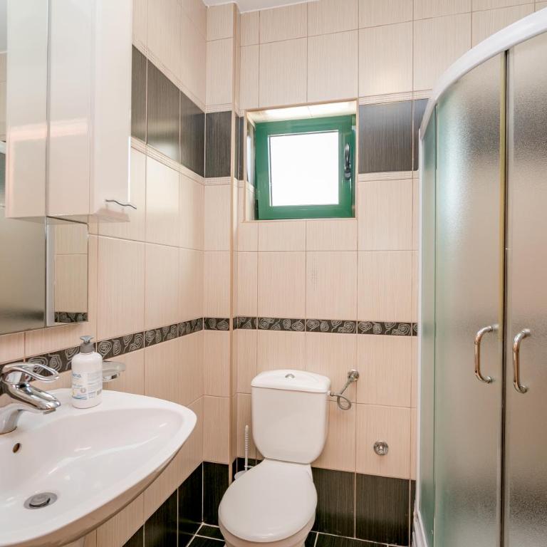 Apartmani Amor - Apartment with Sea View - 9