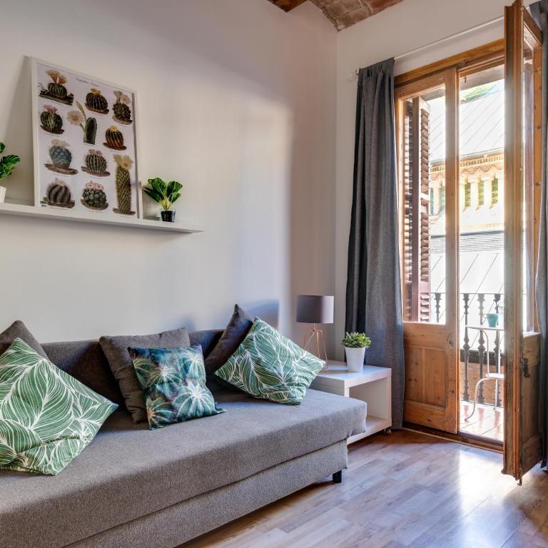 Charming & Convenient Apartment Near Plaza Espanya - Two-Bedroom Apartment - 6