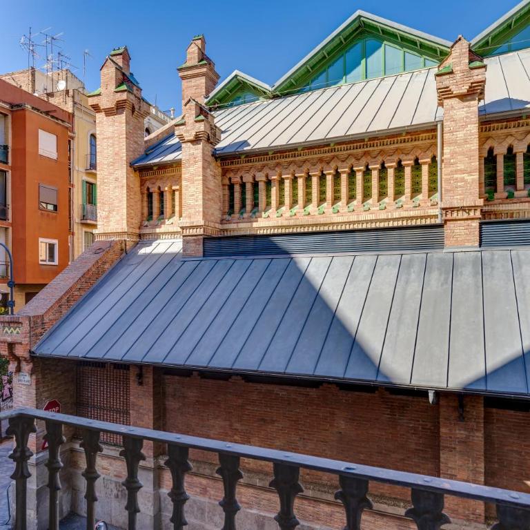 Charming & Convenient Apartment Near Plaza Espanya - Two-Bedroom Apartment - 33