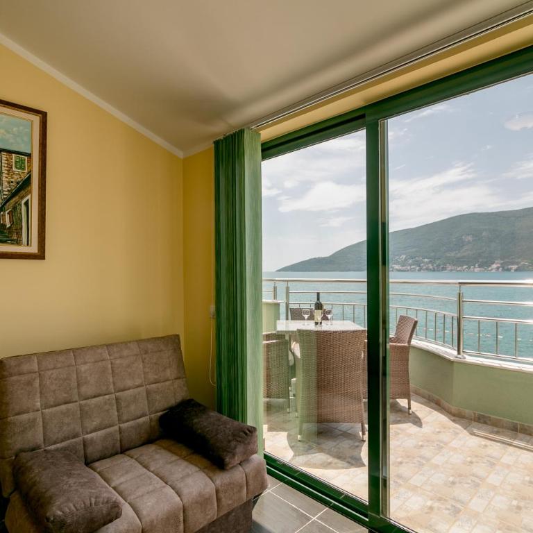 Apartmani Amor - Apartment with Sea View - 12