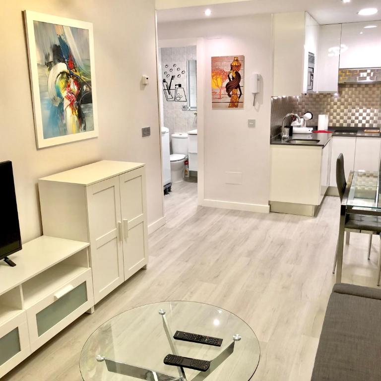W W W GoyaHospitales es Bajo B - Apartamento - Planta baja - 1