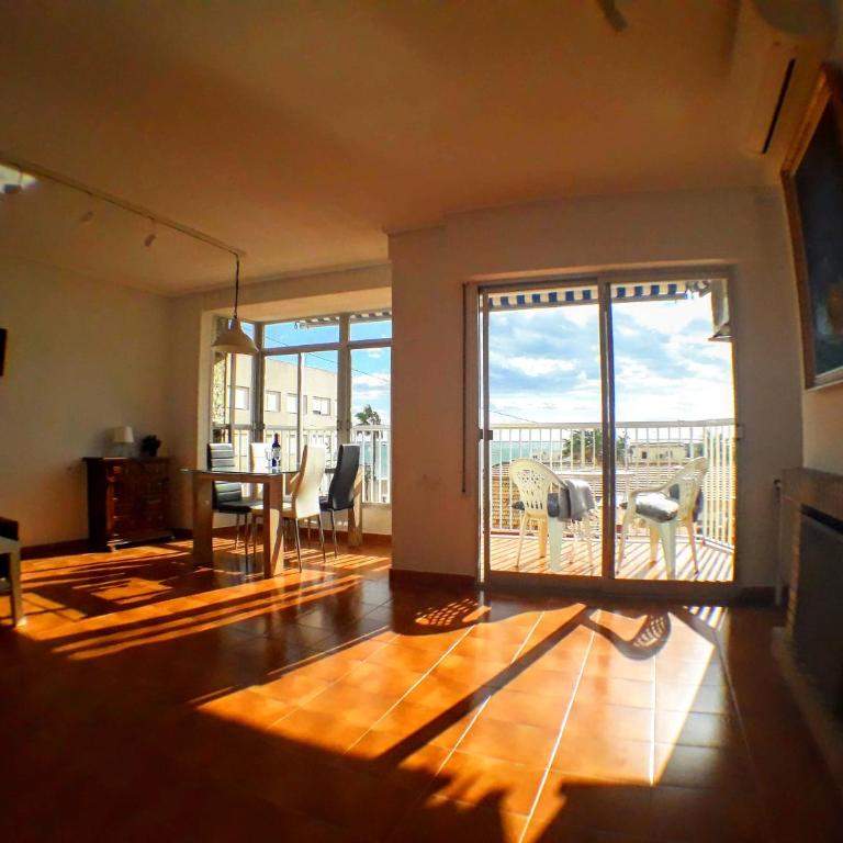 2 bedroom's flat on the beach, City center, 1 line - Apartamento de 2 dormitorios - 6