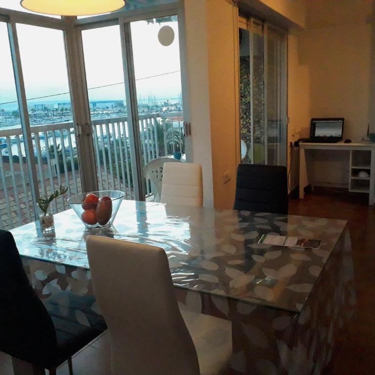 2 bedroom's flat on the beach, City center, 1 line - Apartamento de 2 dormitorios - 8