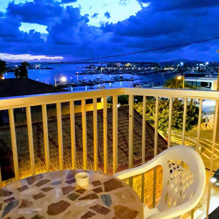 2 bedroom's flat on the beach, City center, 1 line - Apartamento de 2 dormitorios - 4