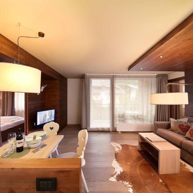 Ariston Dolomiti Residence - Appartamento con 2 Camere da Letto, 2 Bagni e Balcone - Tofana - 1