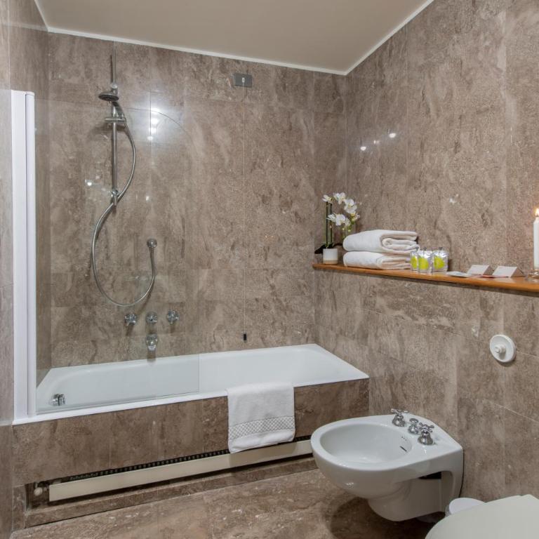Milan Royal Suites – Centro - Suite Beethoven V - Via Romagnosi 4 - 5