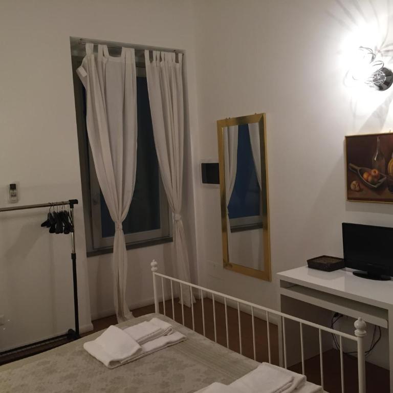 Vip Bergamo Rooms - Camera Matrimoniale con Bagno in Comune - 2