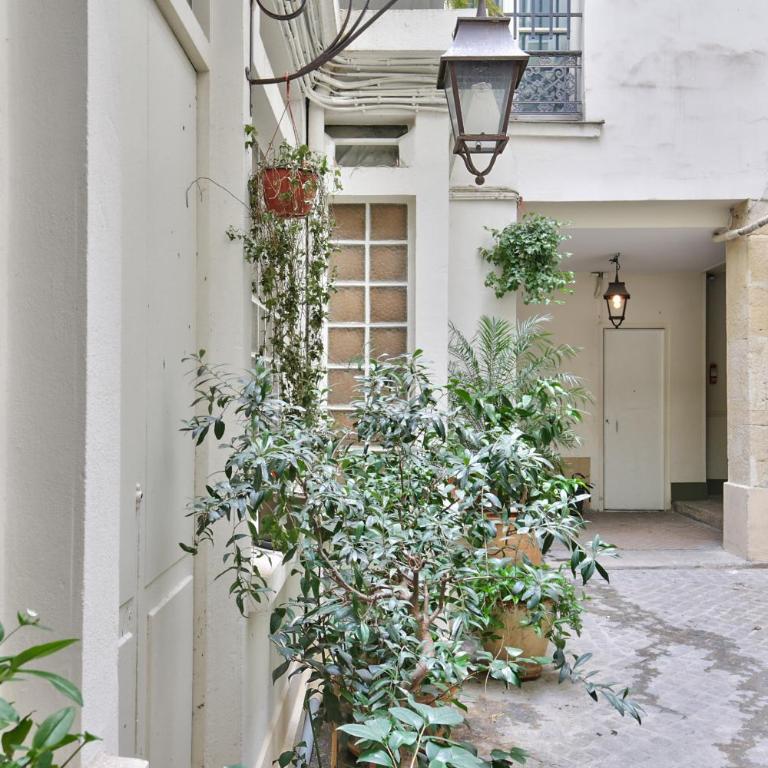 70 - Authentic Parisian Flat - Apartment - 10