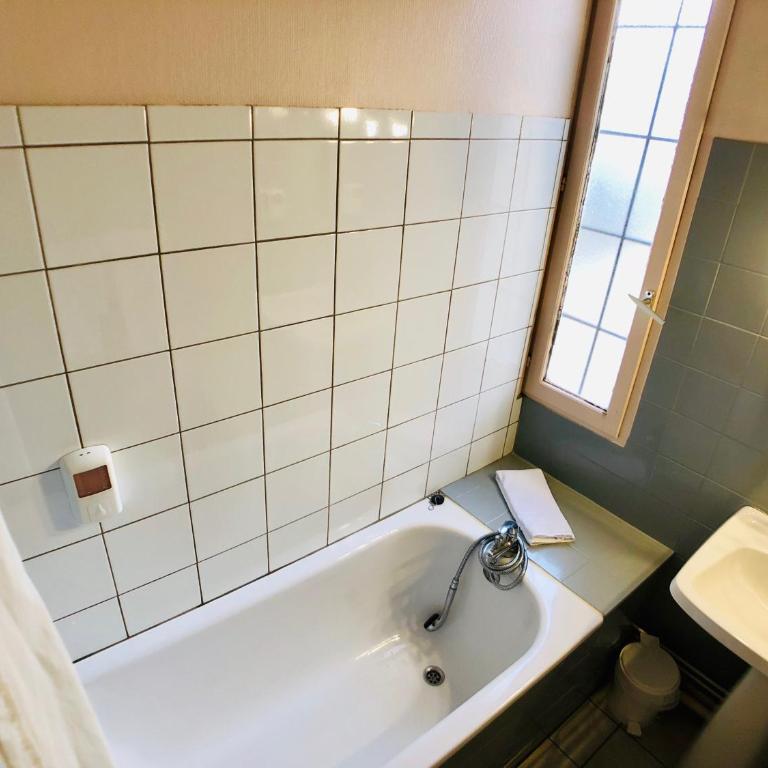 Cit'Hotel Le Volney - Chambre Double de Luxe avec Baignoire - 13