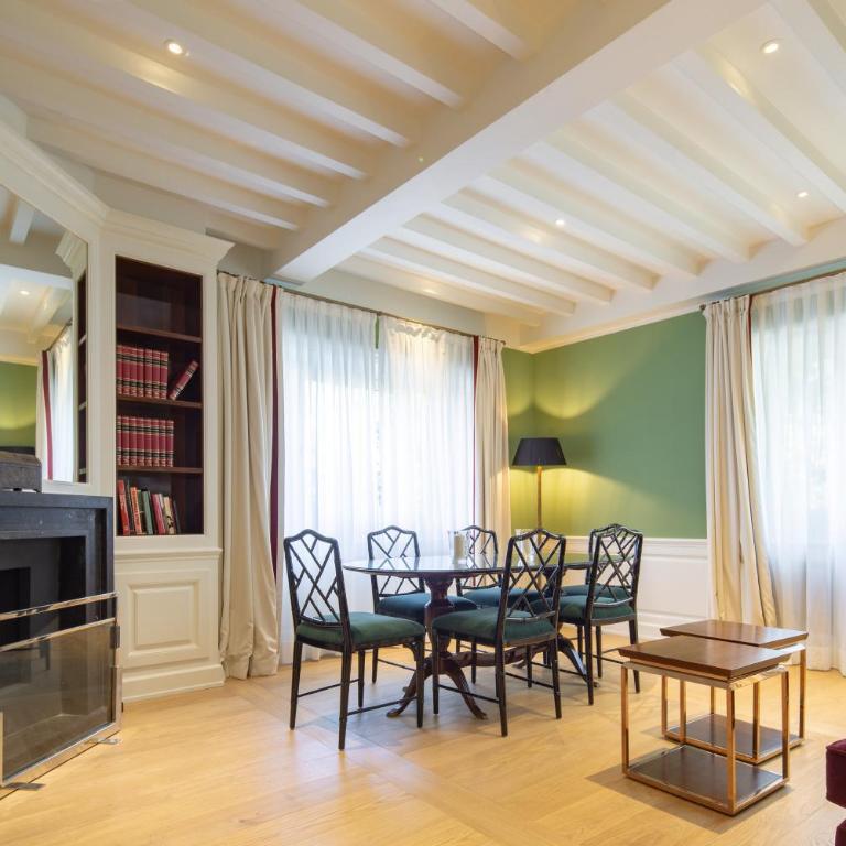 Villoresi Mansion - Two-Bedroom Apartment - 12