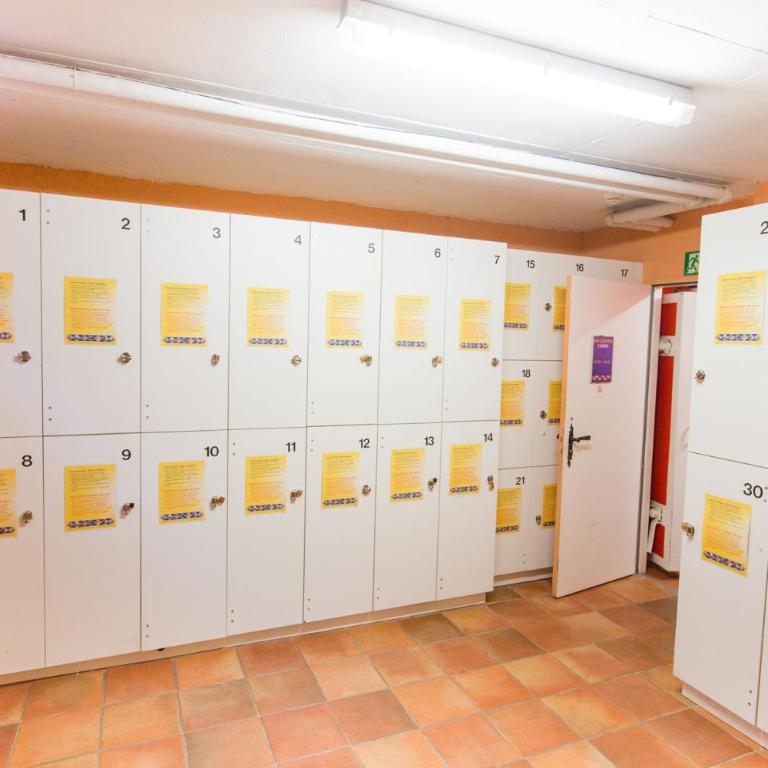 City Hostel Geneva - Lit dans Dortoir Mixte de 4 Lits - 3