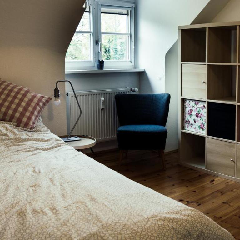 Ferienwohnung stadtnah im DG - Apartment - 12