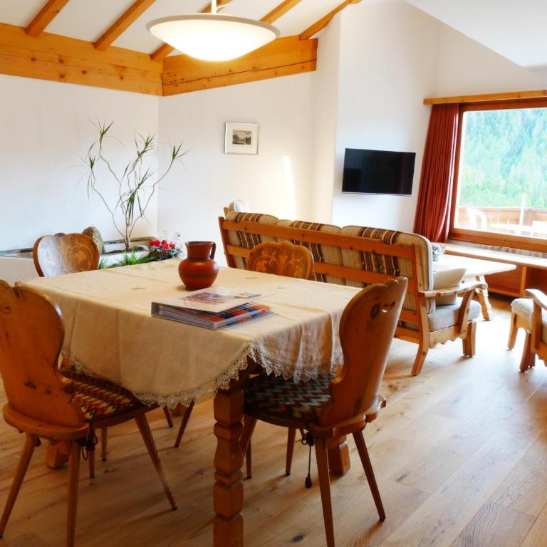 Chesa Delfin - Apartment mit Blick auf die Berge - 11