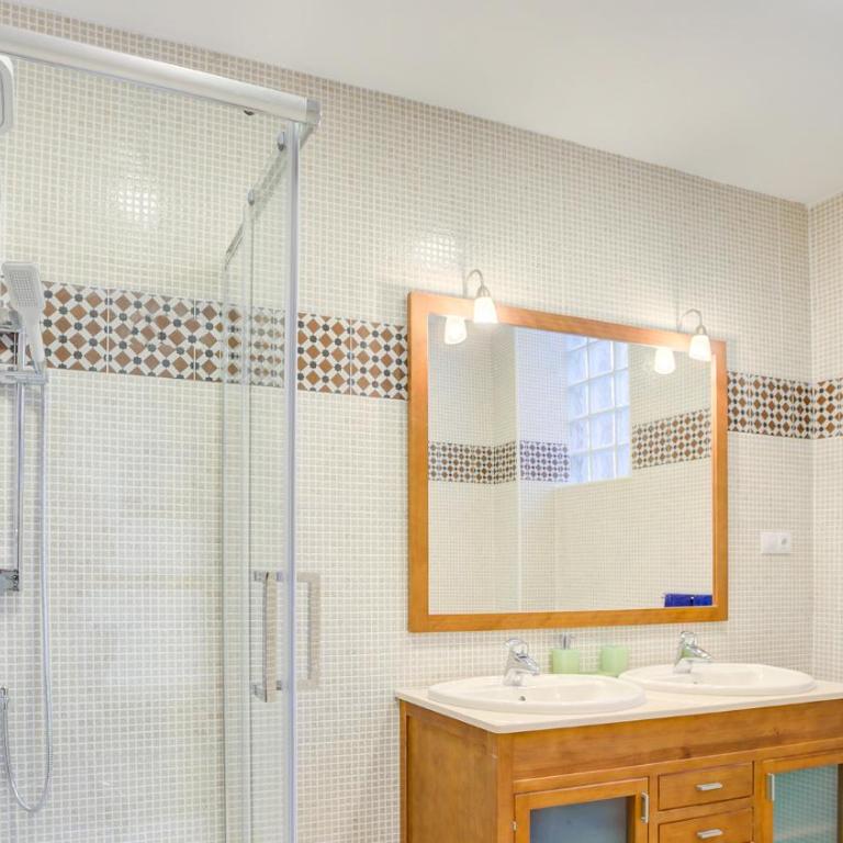 Daniel Luxury House Caleta - Four-Bedroom House - 12