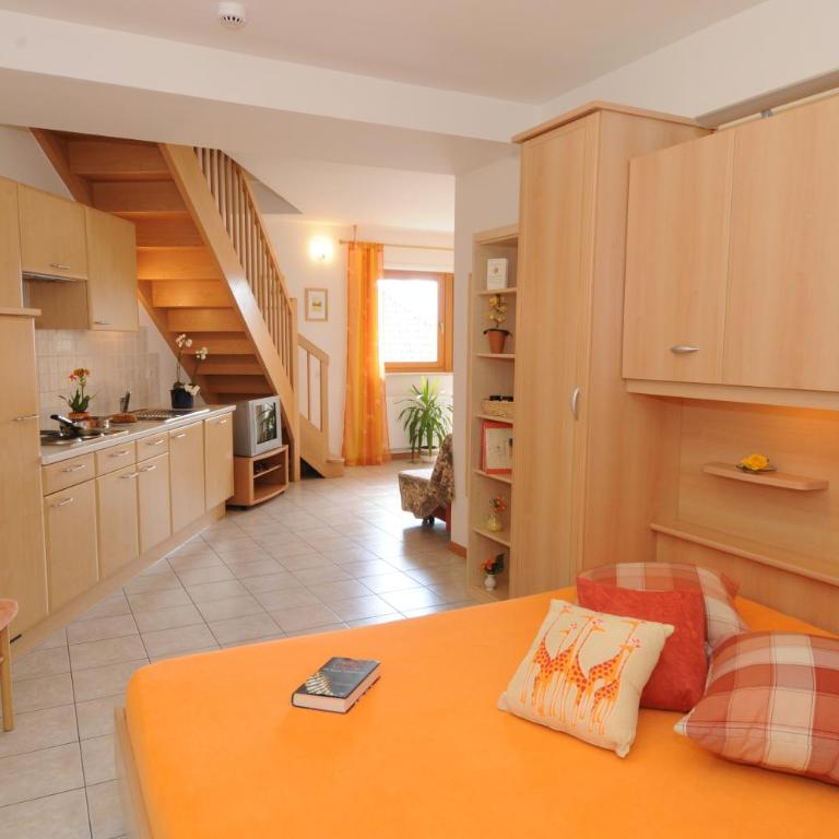 Haus Hofer *** - Apartment mit Balkon - 2