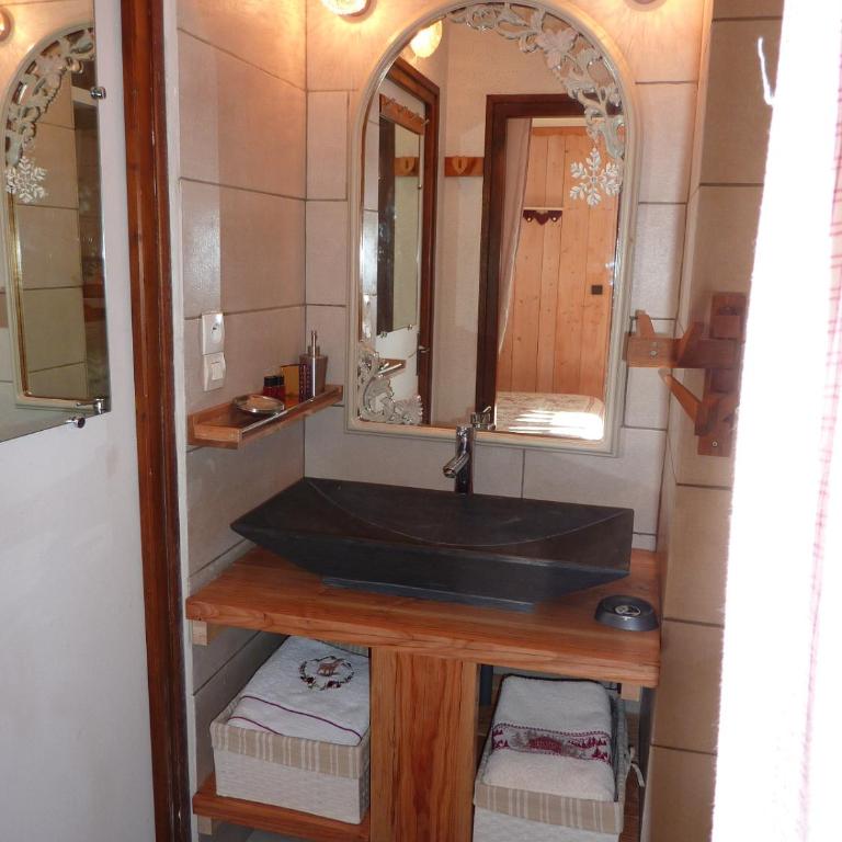 PLEIN SOLEIL appartement avec GARAGE pour SKI TROIS VALLEES et CURE THERMALE - Appartement - 3