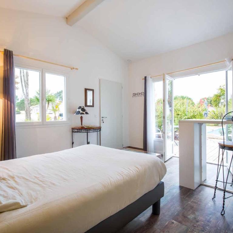 Villa Mogador Piscine et Balnéo - Chambre Double avec Baignoire Spa - 3