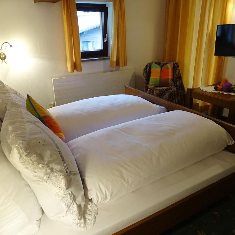 Sportpension Christina by PiaundDirk - Doppelzimmer mit Gemeinschaftsbad - 3