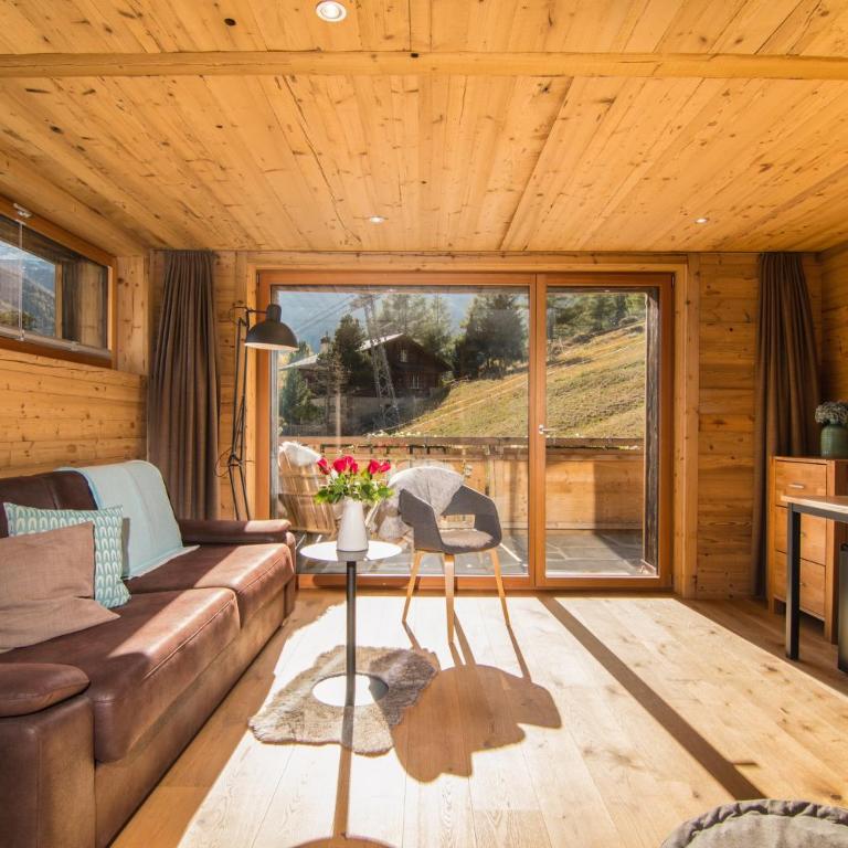 Boutique Lodge Spycher - Deluxe Suite mit Bergblick und Balkon - 3