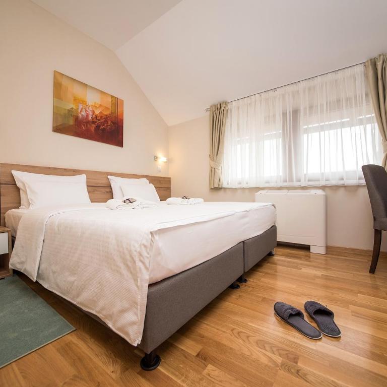 Hotel Mons - Apartman sa Balkonom - 3