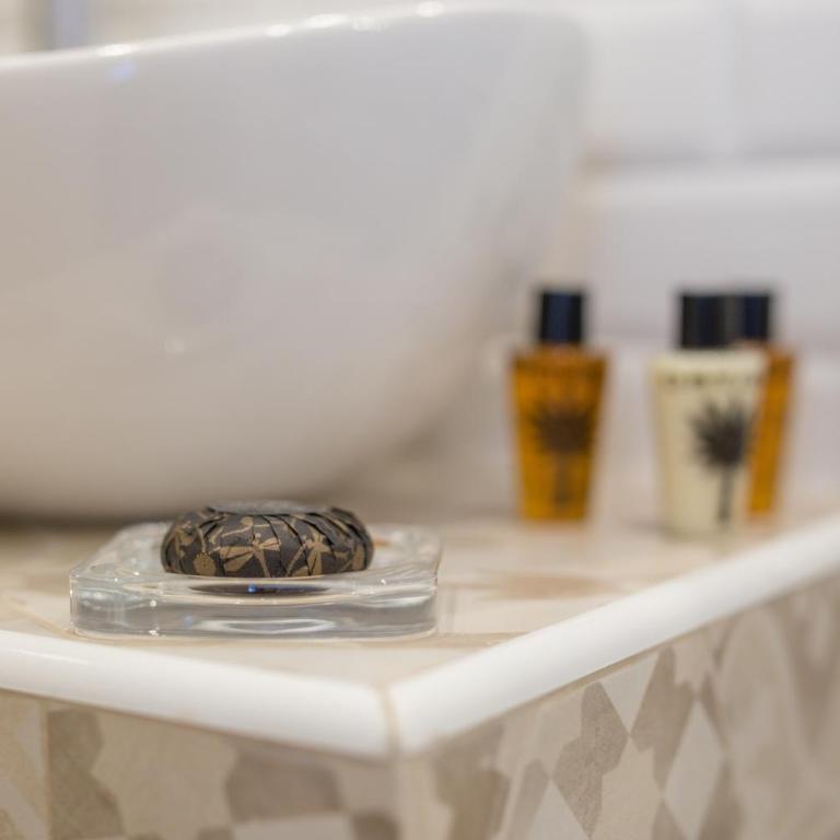 Magenta Luxury Argentina - Deluxe Double or Twin Room - 13