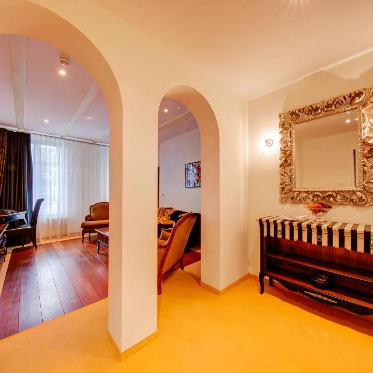 Hotel Regina - Suite mit Gartenblick - 2