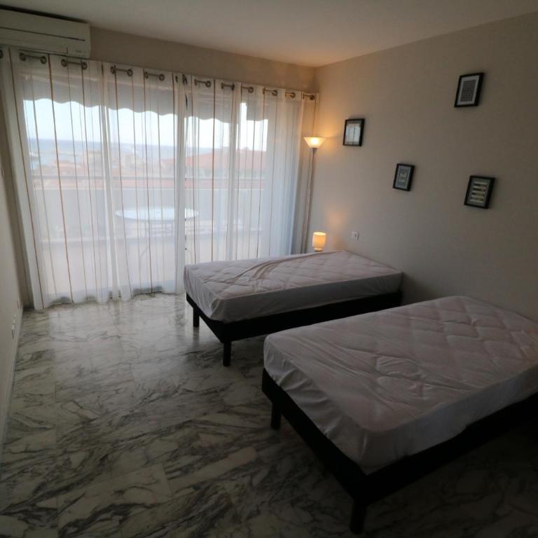 4 bedroom 3 bathrooms sea view Forville Apartment5 mins from the Palais Parking - Appartement 3 Chambres - 21