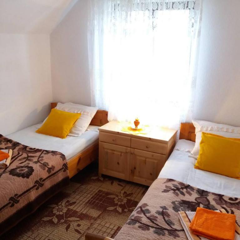 Apartments And Rooms Gold - Dvokrevetna Soba sa Zasebnim Krevetima i Zajedničkim Kupatilom - 4
