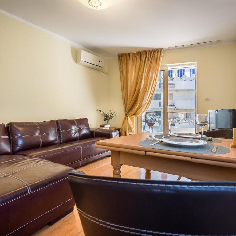 Family apartment in Becici - Apartman - 3