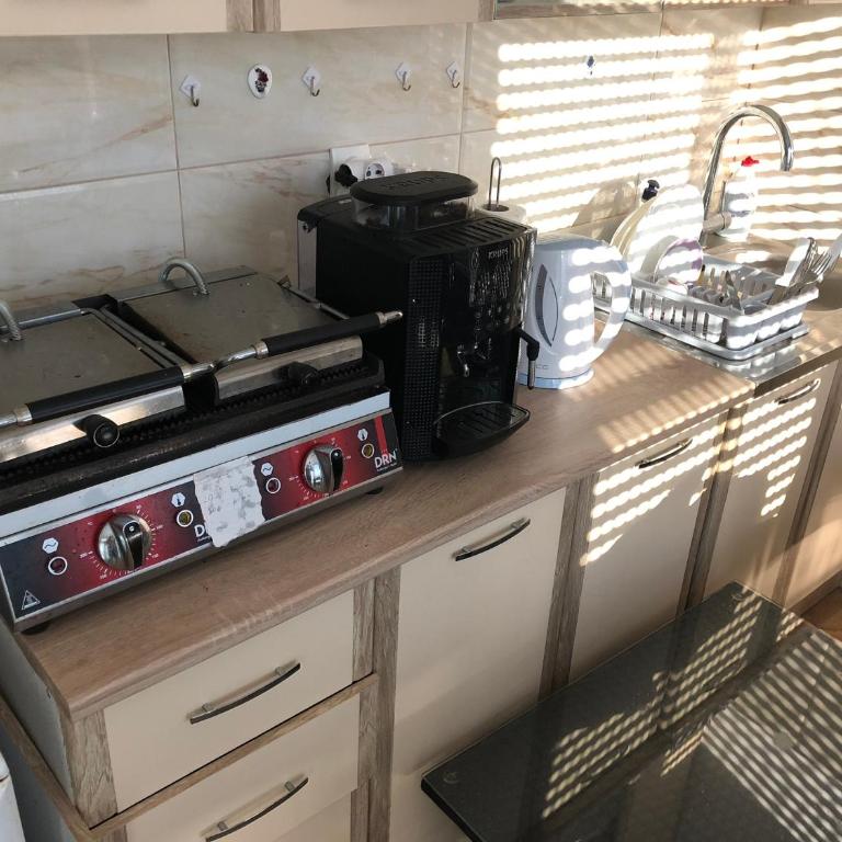 Teuta Apartments - Dvokrevetna Soba sa Bračnim Krevetom sa Balkonom i Pogledom na More - 12