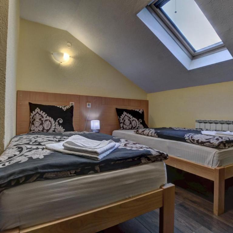 Tihe Noci Motel - Twin Room - 7