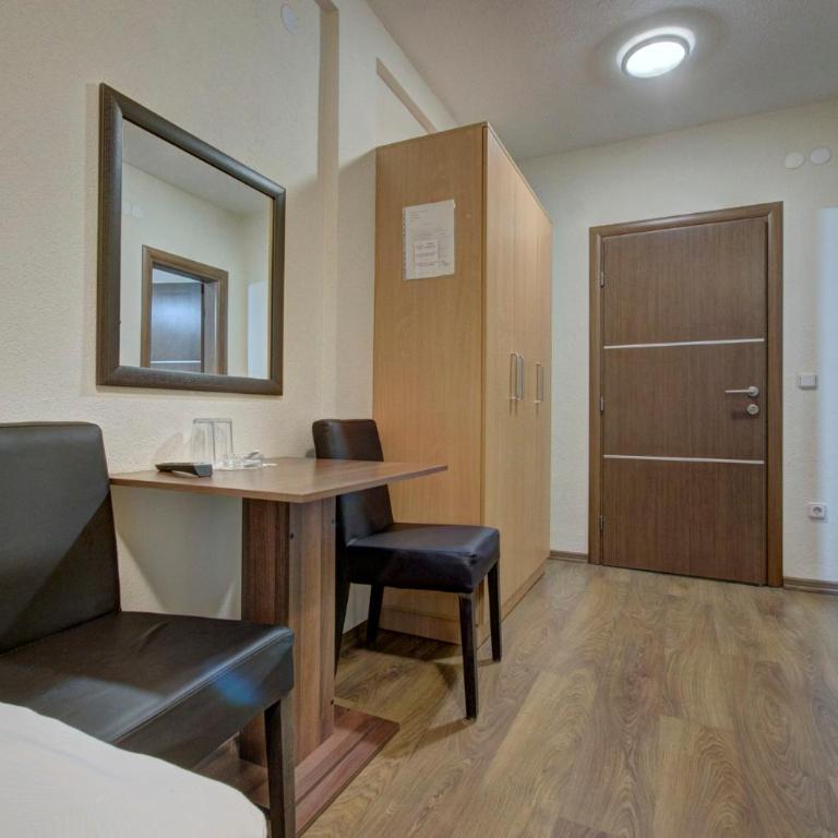 Tihe Noci Motel - Triple Room - 5
