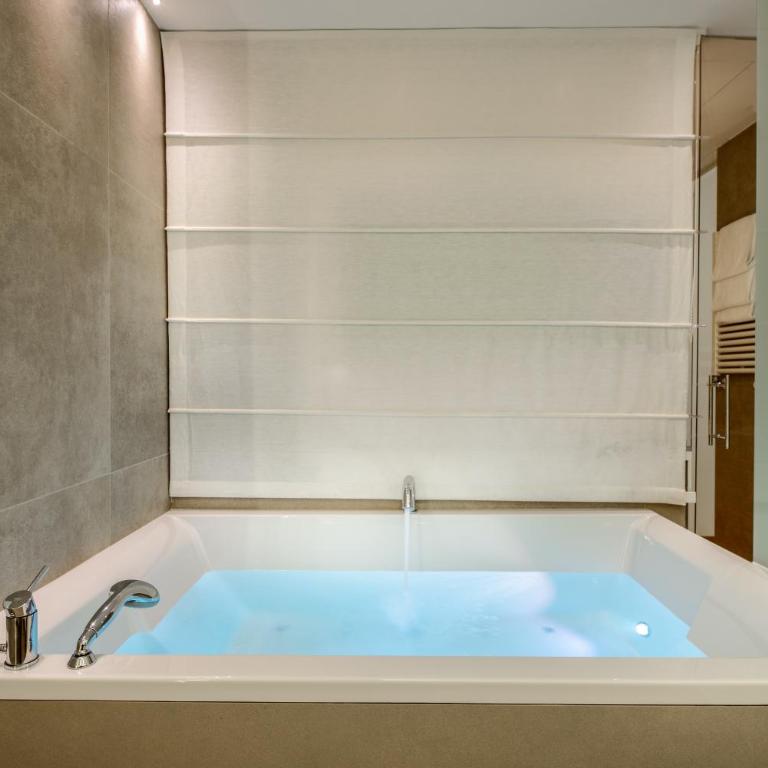 Hotel Polo - Suite con Vasca Idromassaggio - 7