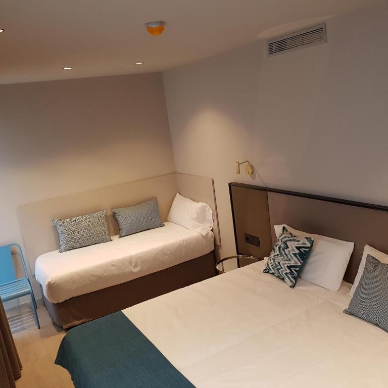 HOTEL TORRENT - Habitación Triple con balcón - 4