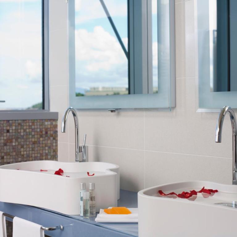 UNA HOTELS T Hotel Cagliari - Junior Suite - 7