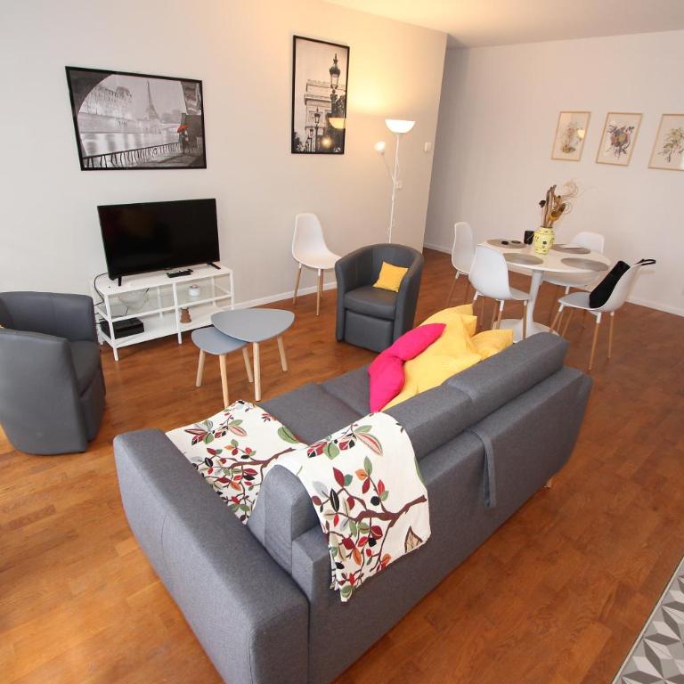 Appartement face Vallée Village et très proche Disney - Apartment - 5