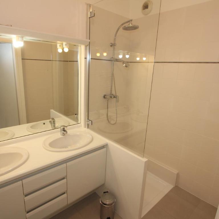 Appartement face Vallée Village et très proche Disney - Apartment - 12